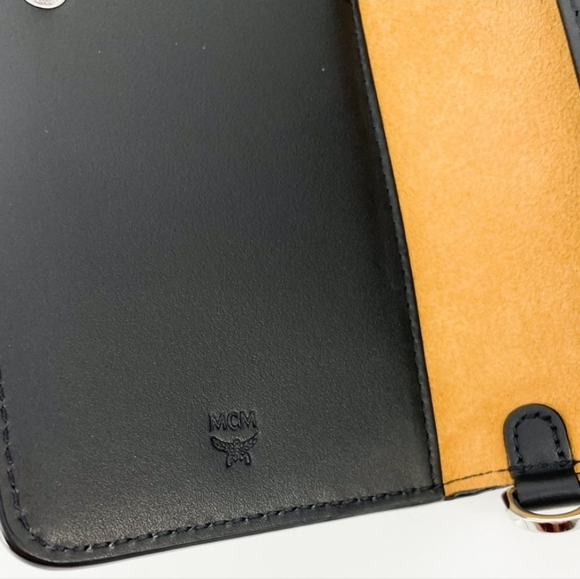 🚫SOLD🚫🆕️MCM Visetos Wallet Crossbody Bag - Picture 4 of 16